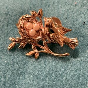 Avon bird Nest Pin